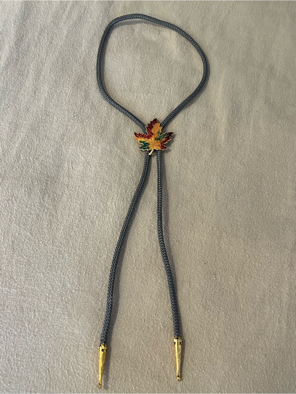 Autumn Leaf Bolo Tie Necklace - Multicolor